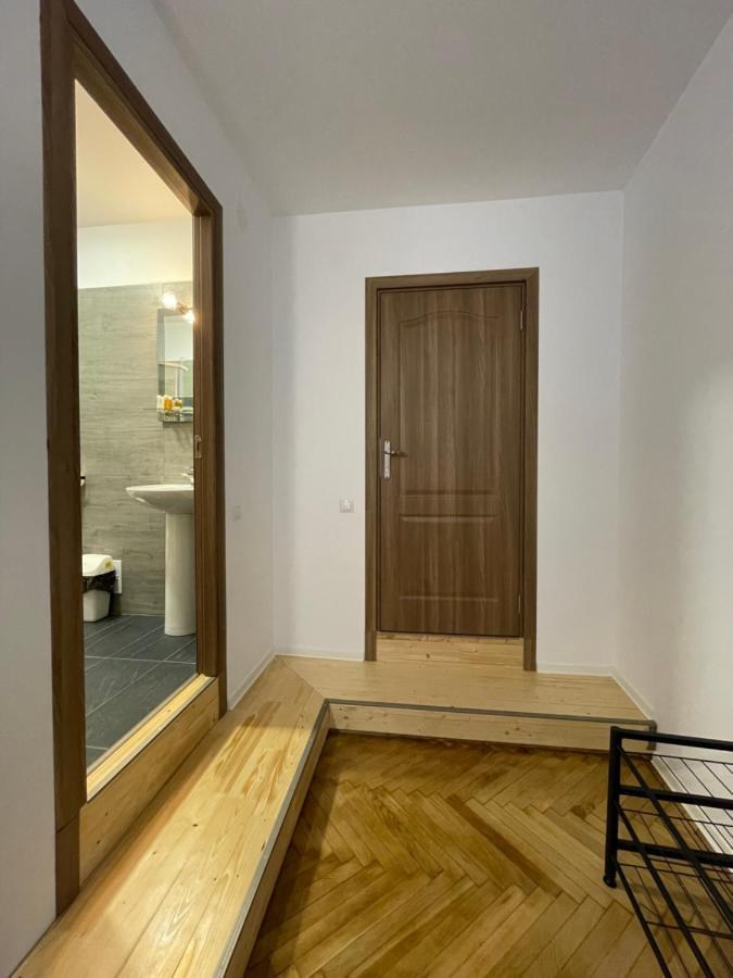 Schei Central Studios In The Heart Of Μπρασόβ Εξωτερικό φωτογραφία