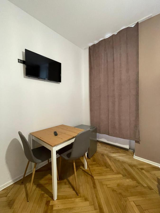Schei Central Studios In The Heart Of Μπρασόβ Εξωτερικό φωτογραφία