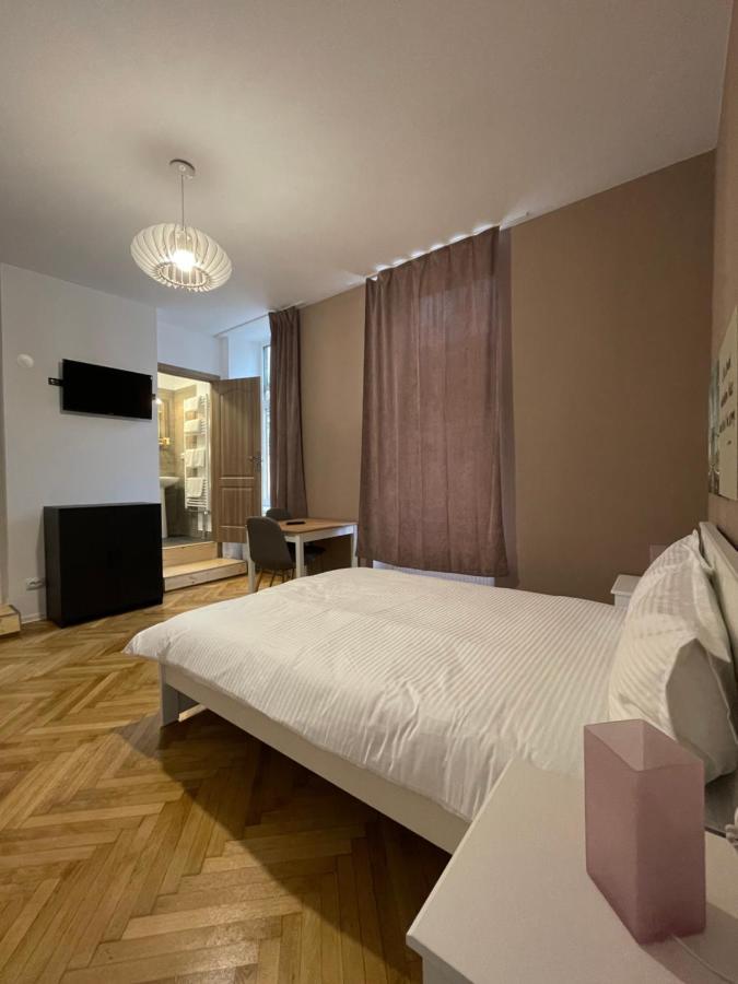 Schei Central Studios In The Heart Of Μπρασόβ Εξωτερικό φωτογραφία
