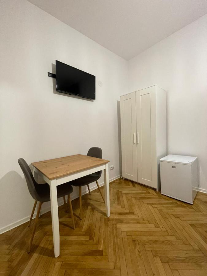 Schei Central Studios In The Heart Of Μπρασόβ Εξωτερικό φωτογραφία