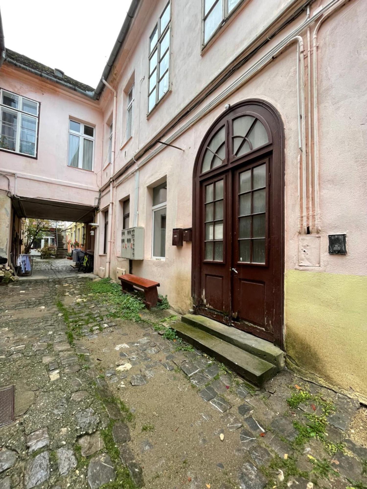 Schei Central Studios In The Heart Of Μπρασόβ Εξωτερικό φωτογραφία
